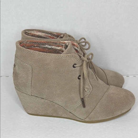 TOMS Women's Tan Suede Wedge Ankle Boots - Picture 3 of 6